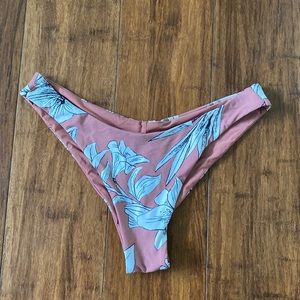 🌸 Roxy M reversible bottoms